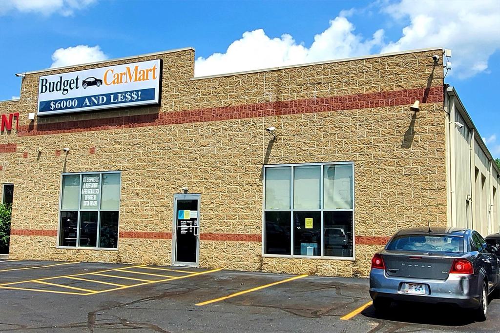 Dealership gallery photo 1